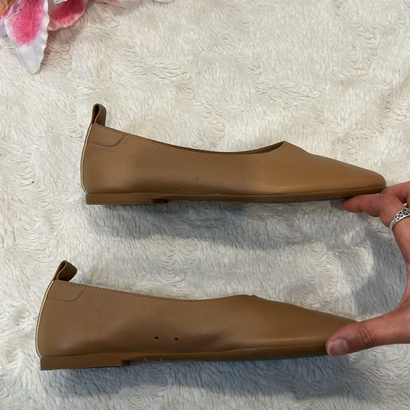 Everlane Italian Leather ‘The Day Glove’ Camel Flats - Picture 5 of 14